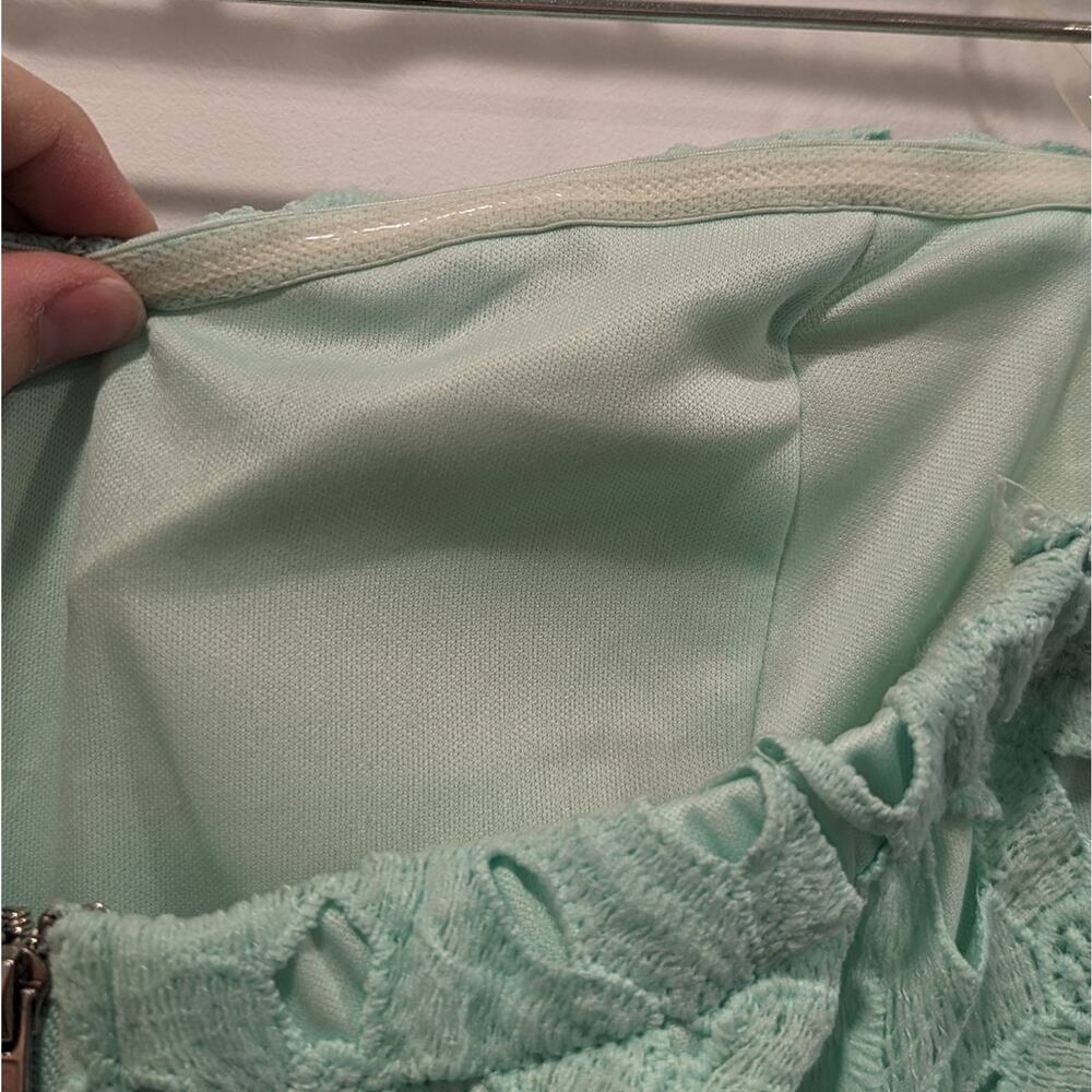 Francesca's Alya Strapless Lace Overlay knee length Mint Green Dress Size Small - Picture 4 of 5